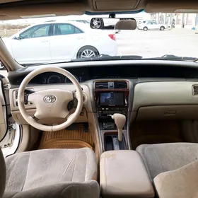 Toyota Avalon 2000