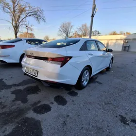 Hyundai Elantra 2021