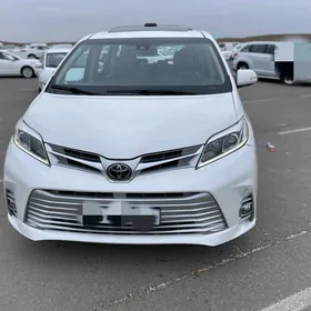 Toyota Sienna 2018