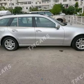 Mercedes-Benz E320 2004