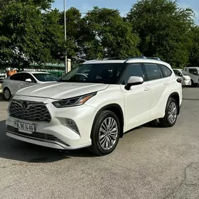 Toyota Highlander 2021