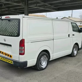 Toyota Hiace 2020