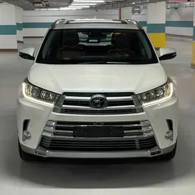 Toyota Highlander 2019