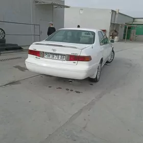 Toyota Camry 2000