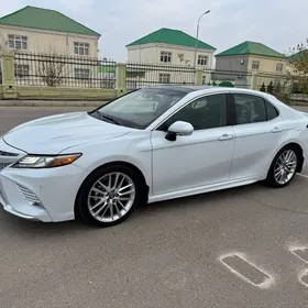 Toyota Camry 2018