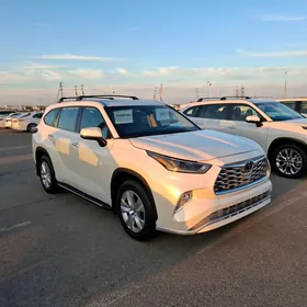 Toyota Highlander 2021