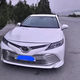 Toyota Camry 2018