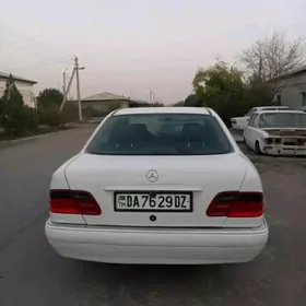 Mercedes-Benz E420 1996