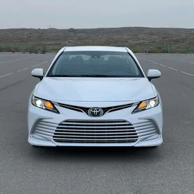 Toyota Camry 2021