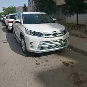 Toyota Highlander 2019