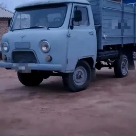 UAZ Profi 1990