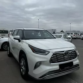 Toyota Highlander 2021