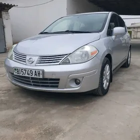 Nissan Versa 2011