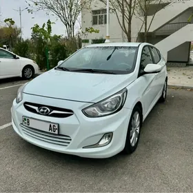 Hyundai Accent 2013