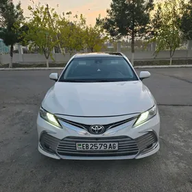 Toyota Camry 2021