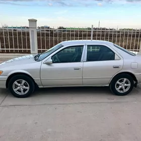 Toyota Camry 2001