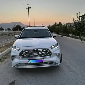 Toyota Highlander 2021