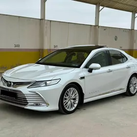 Toyota Camry 2018