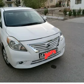 Nissan Versa 2011