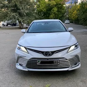 Toyota Camry 2018