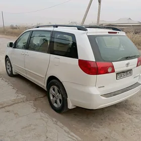 Toyota Sienna 2008