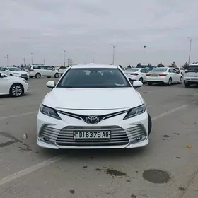 Toyota Camry 2020