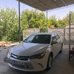 Toyota Camry 2015