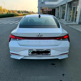 Hyundai Elantra 2021