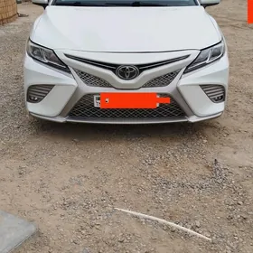 Toyota Camry Hybrid 2019