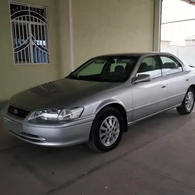 Toyota Camry 2000