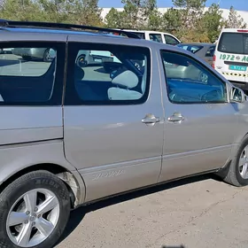 Toyota Sienna 2001