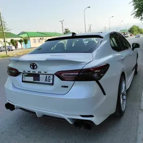 Toyota Camry 2019