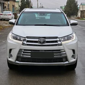 Toyota Highlander 2018