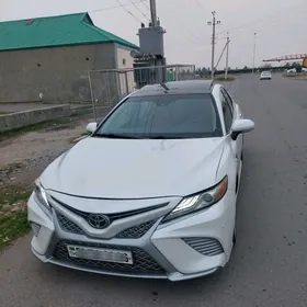 Toyota Camry 2018