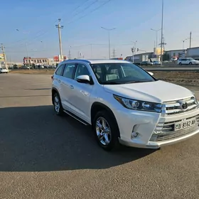 Toyota Highlander 2019