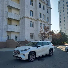 Toyota Highlander 2020