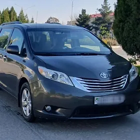 Toyota Sienna 2011