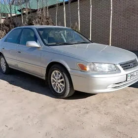 Toyota Camry 2001