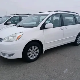 Toyota Sienna 2004