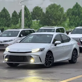 Toyota Camry 2025