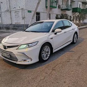 Toyota Camry 2018