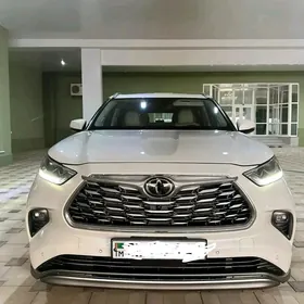 Toyota Highlander 2021