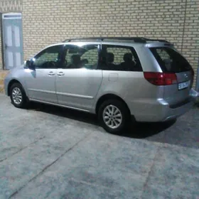 Toyota Sienna 2004