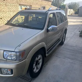 Infiniti QX4 1998