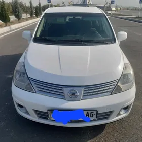 Nissan Versa 2012