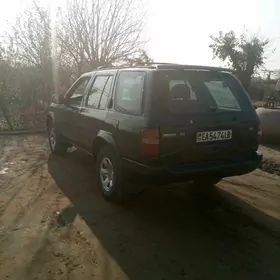 Nissan Pathfinder 1996