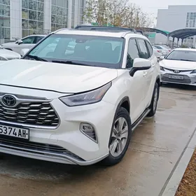 Toyota Highlander 2021