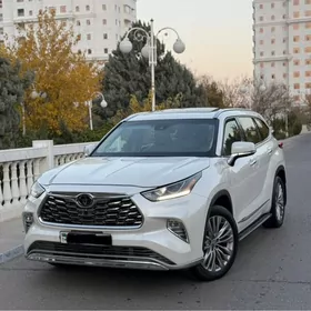 Toyota Highlander 2021