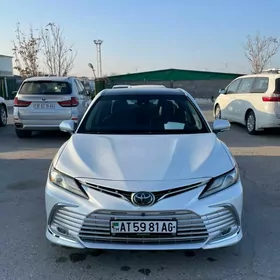 Toyota Camry 2018