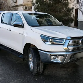 Toyota Hilux 2021